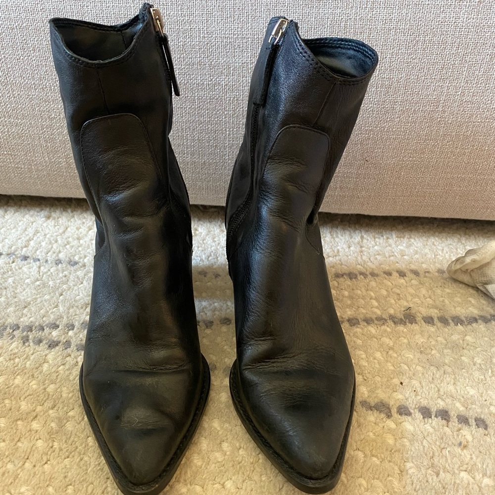 Size 8 leather Zara booties